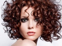 Особенности ухода за волнистыми волосами