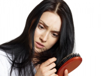 Выпадение волос – причины и лечение